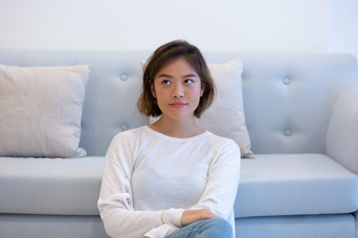 Ambil Jarak dari Diri Sendiri/ Foto: freepik.com/katemangostar