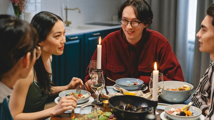 4 Cara Mengenali Orang dengan IQ Tinggi dari Caranya Ngobrol