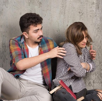 10 Kalimat Manipulatif Pasangan dalam Buku 'Broken Strings' yang Perlu Diwaspadai