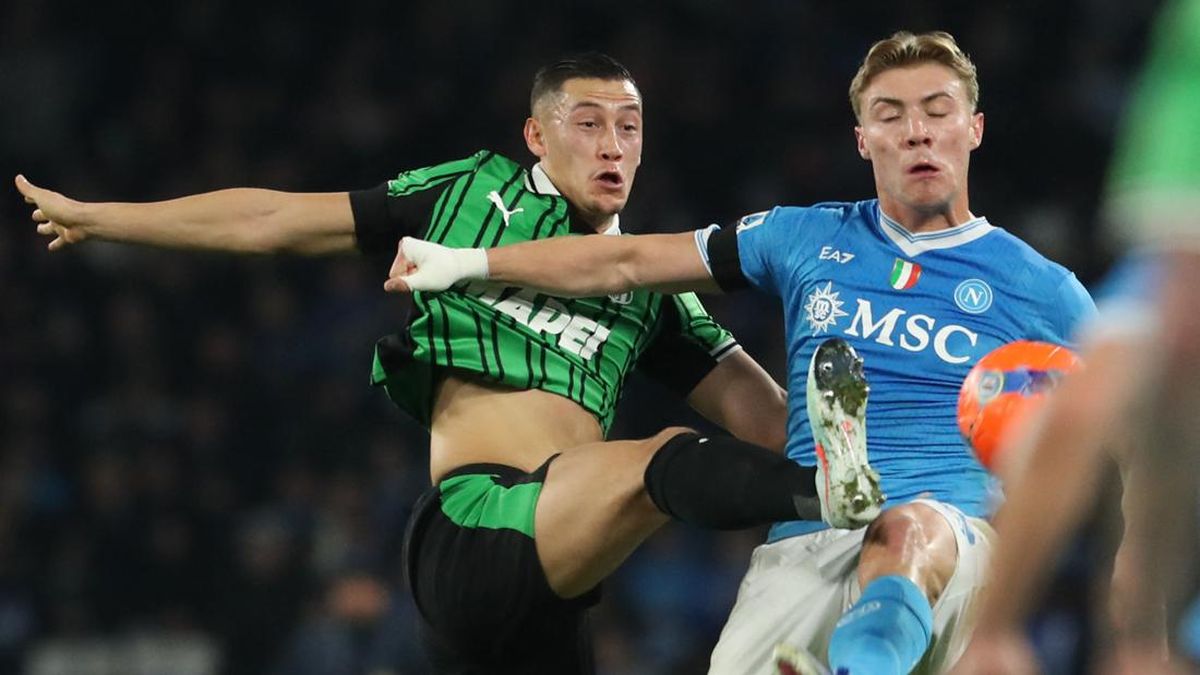 FOTO: Sassuolo Ditekuk Napoli, Jay Idzes Dapat Rapor Lumayan