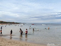 Pantai Segara Samuh dengan Pasir Putih yang Menawan