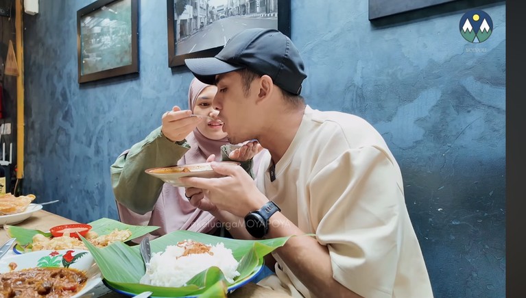 Ricky Harun kulineran di Bandung