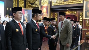 Berita Seputar Selebriti Insertlive Terkini : Respons Gitaris Letto Usai Noe Dapat Jabatan di Pemerintahan