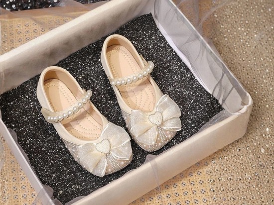 Sepatu Anak Cewek yang Bikin Gemas! Dipakai Harian Cantik, Ke Acara Apa Pun Siap Jadi Andalan