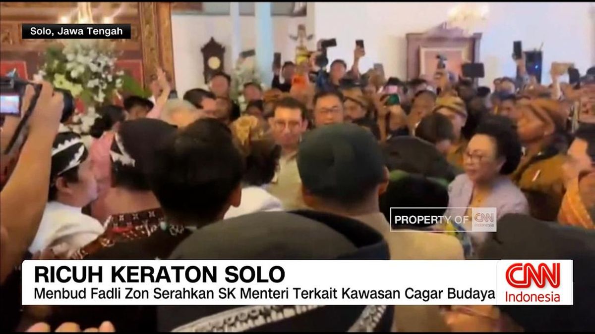 VIDEO: Ricuh Keraton Solo Saat Penyerahan SK Menteri