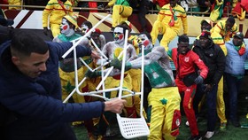 FOTO: Amarah Fan Senegal Saat Maroko Dapat Hadiah Penalti