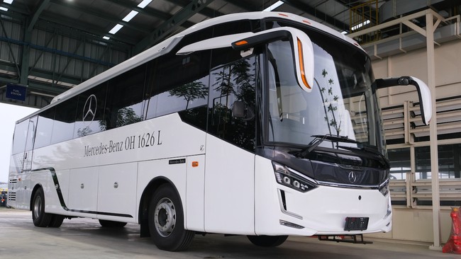 DCVMI mengekspor bus Mercedes-Benz OH 1626 L Euro 5 buatan pabrik Cikarang dengan karoseri Legacy SR3 Neo Panorama buatan Laksana Bus Manufaktur ke Thailand.