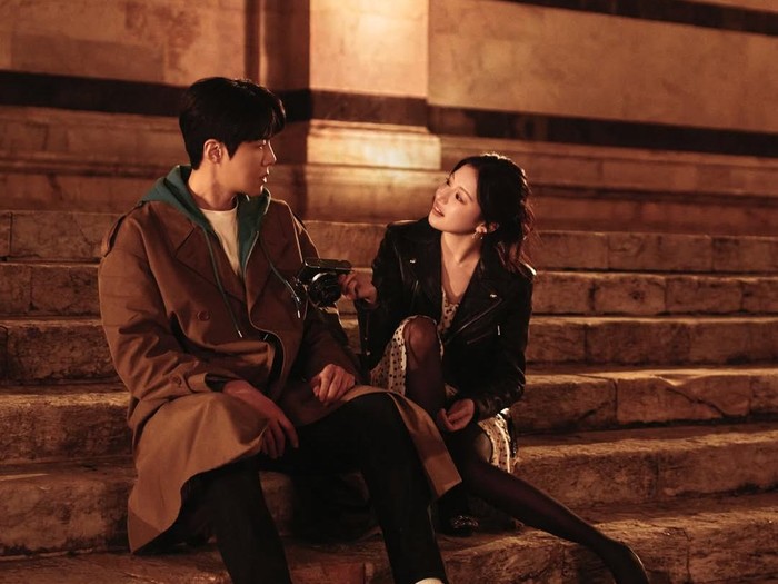 Kim Seon Ho dan Go Yoon Jung saat tampil di drama Can This Love Be Translated