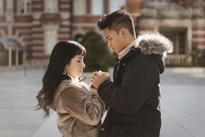 gambar bayi di atas meja, kamu ingin selalu merasa bahagia dan dihargai pasangan. Selain itu, kamu juga mencari pasangan yang dapat terhubung secara emosional denganmu yang bisa ada di saat senang atau susah.