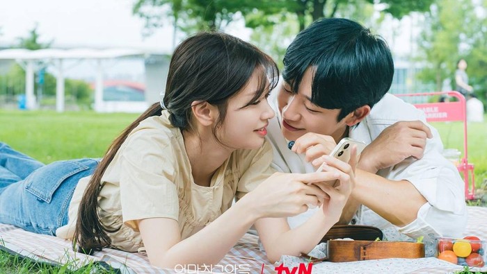 6 Drakor Bertema 'Teman Jadi Cinta' di Netflix yang Siap Bikin Baper di Weekend
