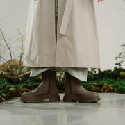 Deretan Sepatu yang Gampang Dibersihkan, Cocok Buat Musim Hujan