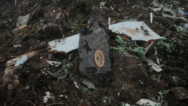 Dua pendaki Reski dan Muslimin mengungkap cerita mendebarkan detik-detik pesawat Pesawat ATR 42-500 yang jatuh di Gunung Bulusaraung, Sulawesi Selatan (Sulsel).