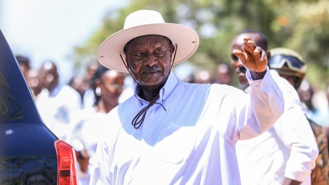 Yoweri Museveni kembali mengamankan kursi Presiden Uganda untuk masa jabatan ketujuh usai memenangkan pemilihan umum pekan lalu.