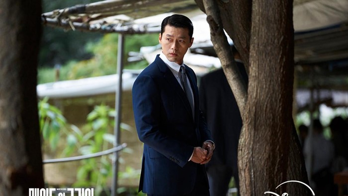 Simak Pesona Hyun Bin dengan Akting Memukau di Series Made In Korea