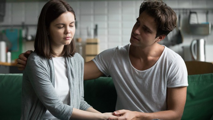 5 Cara Pasangan Cerdas Menyelesaikan Masalah dalam Hubungan Menurut Psikolog