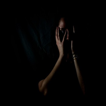 Apa Itu Fear Mongering? Strategi Menakut-nakuti yang Sering Tak Disadari