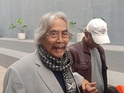 Senangnya Jaja Miharja Sudah Bisa Jalan Lagi