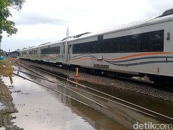 Banjir Surut, Rel Kereta Api Pekalongan-Sragi Bisa Dilewati Lagi