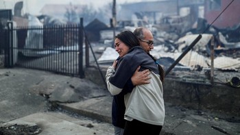 FOTO: Karhutla Merembet ke Pemukiman Warga, 19 Orang di Chile
