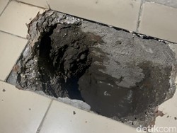 Galian di Rumah Warga Surabaya Mengeluarkan Asap dan Udara Panas