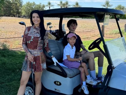 Momen Amaira Anak Farah Quinn Jago Main Golf Sejak Usia 5 Tahun, Intip Potretnya