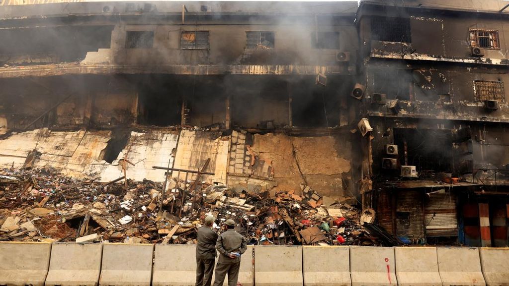 Mal Karachi Pakistan Kebakaran, 11 Orang Tewas dan 60 Hilang