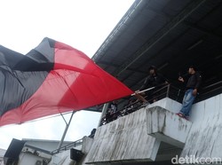 Jelang Persijap Vs PSM, Suporter Juku Eja Beri Kejutan di Sesi Latihan
