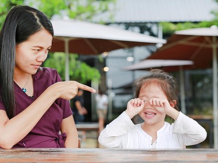 Tanpa Disadari Orang Tua Bersikap Berbeda pada Anak yang Kurang Menarik