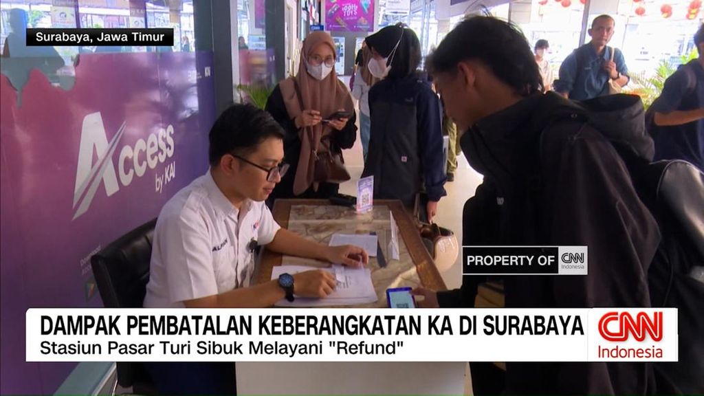 VIDEO: Dampak Banjir, Kereta Api di Surabaya Ikut Terdampak