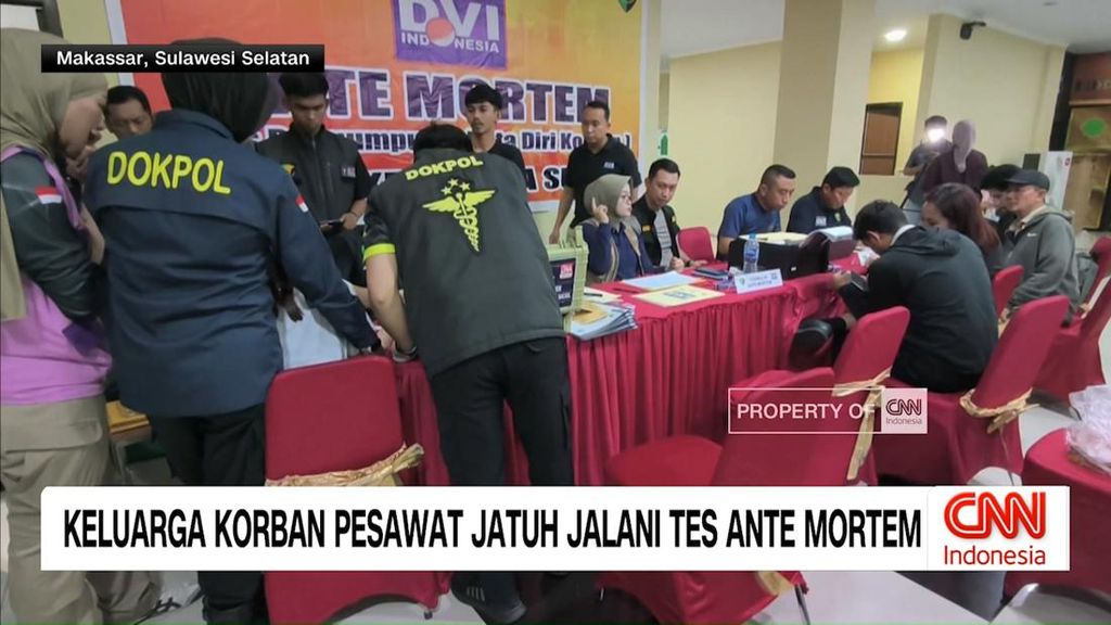 VIDEO: Keluarga Korban Pesawat Jatuh Jalani Tes Ante Mortem