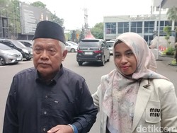 Yai Mim Mangkir Panggilan Pertama Tersangka Pornografi, Ini Alasannya