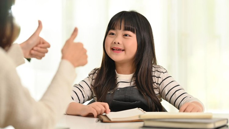 100 Contoh Kalimat Opini beserta Ciri-ciri dan Jenisnya