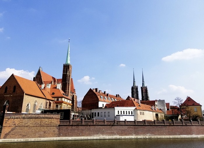 Polandia biaya kuliahnya cukup rendah dan banyak kampus menggunakan bahasa Inggris, cocok untuk mahasiswa internasional./ Foto: Freepik.com/wirestock