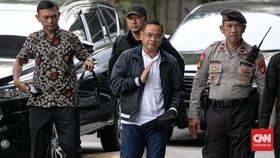 FOTO: Bupati Pati Sudewo Tiba di KPK Usai Terjaring OTT