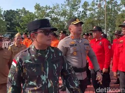 Bupati Kubu Raya Siap Tanggung BBM-Makan Tim Damkarhutla