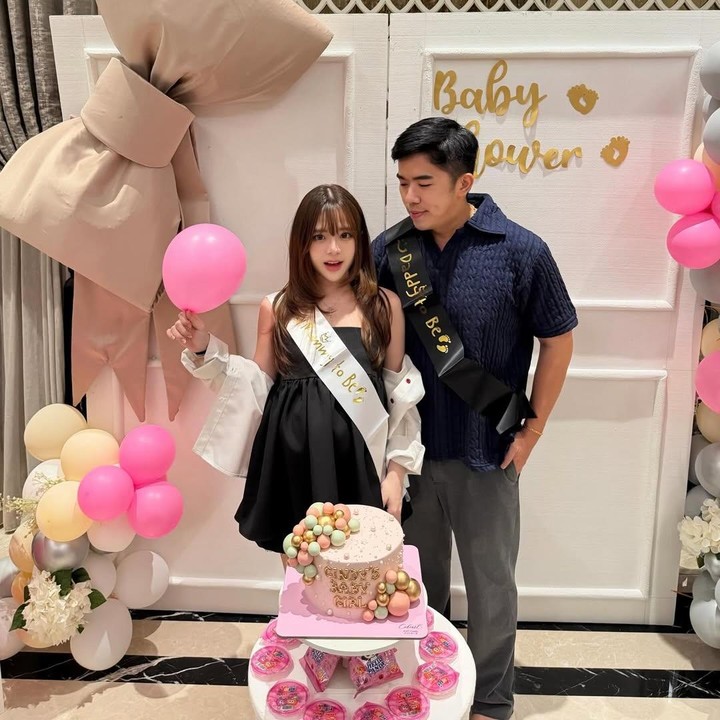 <p>Perlu diketahui, Cindy Yuvia resmi menikah dengan David Ng pada Oktober 2024. Di bulan September 2025, keduanya mengumumkan kabar kehamilan pertama, Bunda. Seminggu sebelum melahirkan, Cindy Yuvia dan suami mengadakan acara <em>baby shower</em> yang dihadiri keluarga dan teman dekat. (Foto: Instagram @cindyyuvia)</p>