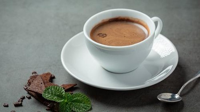 6 Manfaat Minum Cokelat Panas untuk Kesehatan
