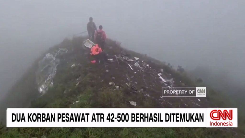 VIDEO: Evakuasi Dua Korban Pesawat ATR 42-500