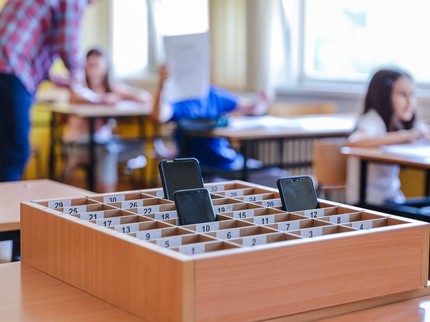 Pembatasan Gadget di Sekolah DKI, HP Siswa Dikumpulkan Sebelum Jam Pelajaran Dimulai