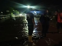 Jalur Pantura Kota Pasuruan Banjir, Pengendara Diminta Lewat JLS atau Tol