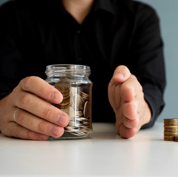 Mulai Nabung di Usia Dewasa, Telat Nggak Sih? Ini Jawabannya