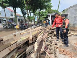 Pasar Krai Lumajang Ambruk, 3 Pedagang Luka Tertimpa Bangunan