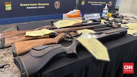 Polda Metro Bongkar Pabrik Rumahan Senjata Api Ilegal di Jabar