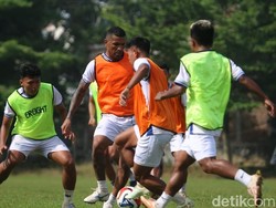 Jafri Sastra Benahi Lini Belakang-Transisi Permainan PSIS Jelang Lawan Persela