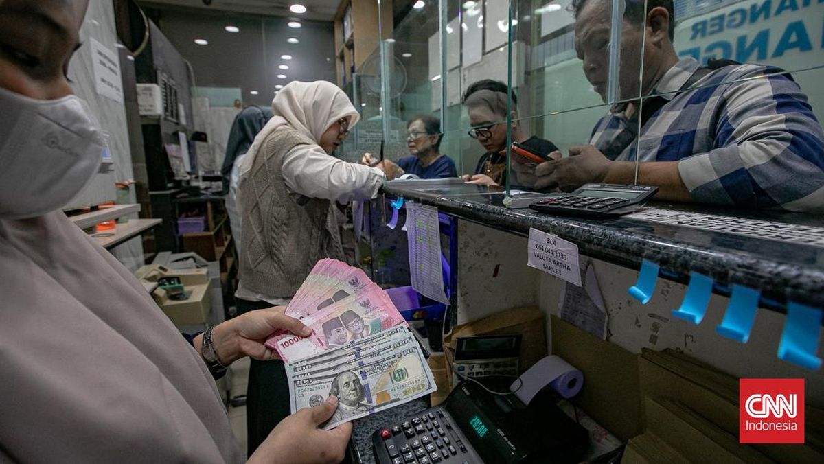 Rupiah Anjlok ke Rp17.614, Sentuh Level Terendah Sepanjang Sejarah