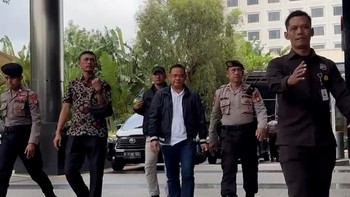 Momen Bupati Pati Sudewo Tiba di KPK Usai Kena OTT