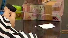 Rupiah Melemah Nyaris Tembus Rp17 Ribu