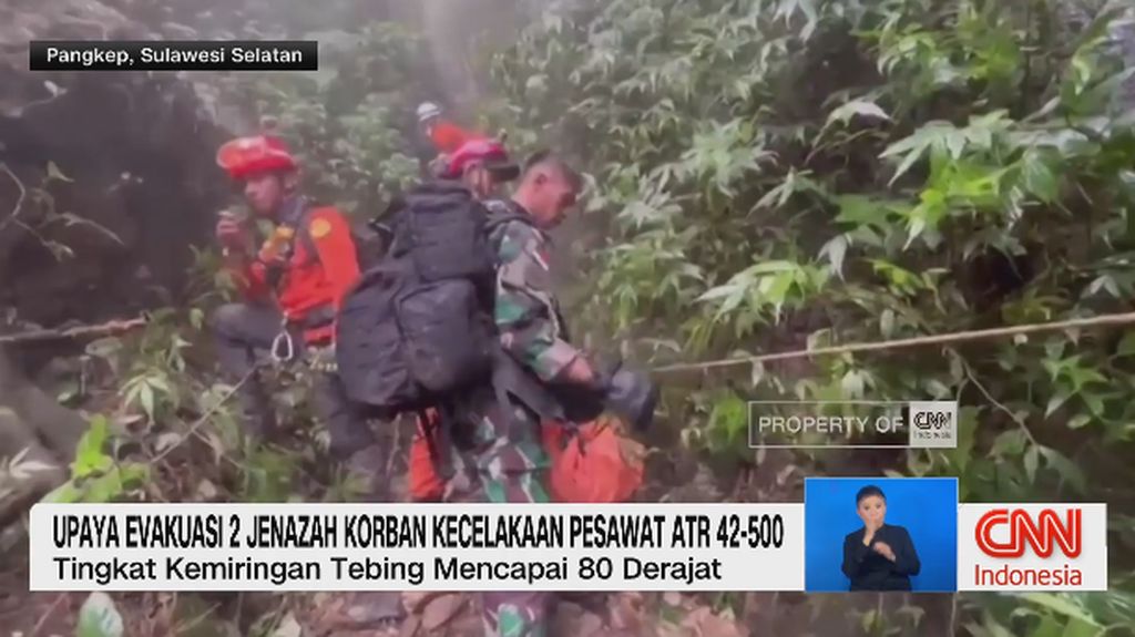 VIDEO: Upaya Evakuasi Dua Jenazah Korban Kecelakaan Pesawat ATR 42-500