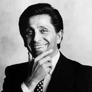 Desainer Valentino Garavani Meninggal Dunia di Usia 93 Tahun