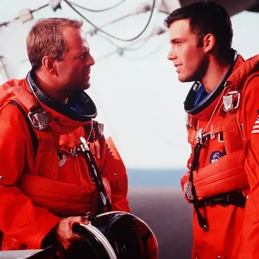 Ben Affleck Muntah Saat Syuting Adegan Emosional dengan Bruce Willis di 'Armageddon'